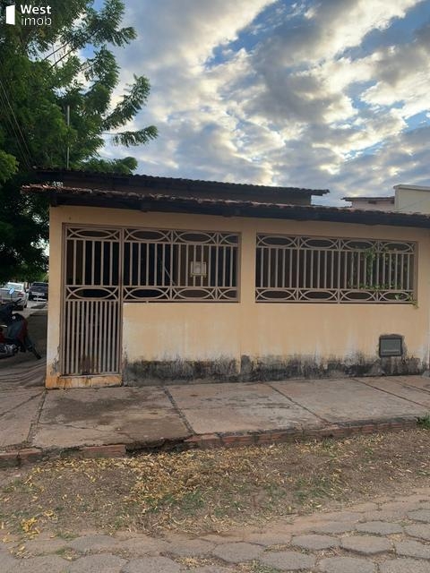 Casa à venda em Barreiras, Centro, com 2 quartos, com 150 m²